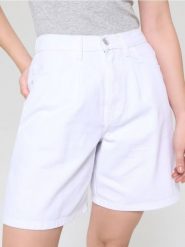 Szorty bermudy jeansowe - biały. Białe spodenki sportowe damskie Sinsay, l, bez wzorów, z jeansu. W wyprzedaży za 39.99 zł.