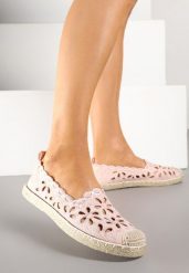 Różowe Espadryle Vices Ozdobione Ażurowym Wzorem i Ozdobną Plecionką Arivosa. Czerwone espadryle damskie Renee, w ażurowe wzory, bez obcasa, na płaskiej podeszwie. Za 54.99 zł.