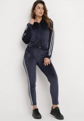 Granatowy Welurowy Komplet Dresowy 2-Częściowy z Lampasami Bluza i Spodnie Atiriv. Niebieskie bluzy damskie Born2be, m, bez wzorów, z dresówki, bez kaptura. Za 69.99 zł.