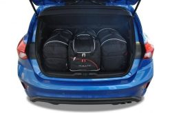 Torby Do Bagażnika Ford Focus Hatchback 2018+ 4Szt Kjust. Czarne torby podróżne KJUST, bez wzorów, z kauczuku. Za 1,203.00 zł.