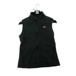 Second life - Kurtka polarowa damska o dopasowanym kroju - Jak nowy. Czarne kurtki sportowe damskie Patagonia, m, bez wzorów, z materiału, bez kaptura. Za 234.96 zł.