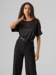Vero Moda Bluzka w kolorze czarnym rozmiar: S. Czarne bluzki damskie Vero Moda, s, bez wzorów, z materiału, bez kołnierzyka, bez ramiączek. Za 43.88 zł.