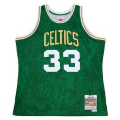Koszulka Boston Celtics Swingman CNY 4.0 1985/86. Zielone koszulki damskie Mitchell & Ness, bez wzorów, bez kołnierzyka, bez ramiączek. Za 636.50 zł.