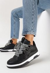 Czarne Sneakersy z Przeszyciami i Szerokim Wiązaniem Leontine. Czarne obuwie sportowe damskie Born2be, bez zapięcia. Za 109.99 zł.