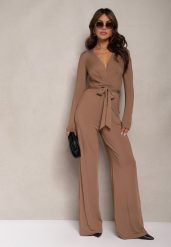 Jasnobrązowy Kombinezon z Kopertowym Dekoltem Ivemie. Brązowe sukienki damskie Renee, bez wzorów, eleganckie, bez ramiączek. W wyprzedaży za 75.99 zł.