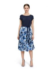 Vera Mont Sukienka w kolorze granatowo-błękitnym rozmiar: 44. Niebieskie sukienki damskie Vera Mont, bez wzorów, z tkaniny, bez ramiączek. Za 260.99 zł.