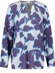 Gerry Weber Bluzka w kolorze błękitno-granatowym rozmiar: 46. Niebieskie bluzki damskie Gerry Weber, bez wzorów, z wiskozy, bez kołnierzyka, bez ramiączek. Za 118.56 zł.