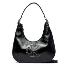 Torebka Calvin Klein. Czarne torebki klasyczne damskie Calvin Klein, bez dodatków. Za 409.99 zł.