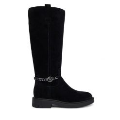 Kozaki Guess. Czarne kozaki damskie Guess, bez obcasa, na płaskiej podeszwie, bez zapięcia. Za 899.99 zł.