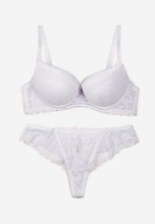Biały Koronkowy Komplet Bielizny Biustonosz Usztywniony Push Up i Stringi Jasminesa. Białe komplety bielizny Renee, z aplikacjami, z koronki. Za 44.99 zł.