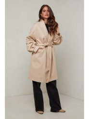 L'armoire de Suzette Płaszcz przejściowy w kolorze beżowym rozmiar: 40. Brązowe płaszcze damskie L'armoire de Suzette, l, z aplikacjami, z tkaniny, bez kaptura. Za 219.08 zł.