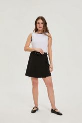 Spódnico-szorty czarne. Czarne szorty damskie MOODO, bez wzorów, z elastanu. Za 119.99 zł.
