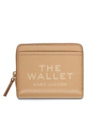 Marc Jacobs Portfel 2R3SMP044S10 Brązowy. Brązowe portfele damskie Marc Jacobs, bez wzorów, ze skóry. Za 639.99 zł.