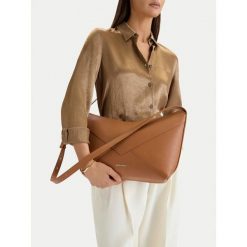 Torebka GINO ROSSI. Brązowe torebki klasyczne damskie Gino Rossi, bez dodatków. Za 199.99 zł.