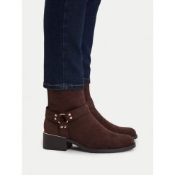 Botki JENNY. Brązowe botki damskie Jenny, bez obcasa, na słupku, bez zapięcia. Za 179.99 zł.