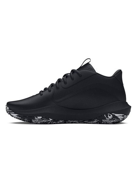 Under Armour Buty "Lockdown 7” w kolorze czarnym do koszykówki rozmiar: 45,5. Czarne obuwie sportowe damskie Under Armour, z materiału, bez zapięcia, do biegania. Za 215.21 zł.