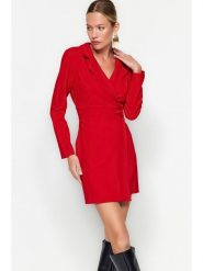 Trendyol Sukienka w kolorze czerwonym rozmiar: 36. Czerwone sukienki damskie Trendyol, bez wzorów, bez ramiączek. Za 73.93 zł.