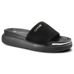 Czarne Klapki Carinii Damskie Stylowe Buty Na Lato. Czarne klapki damskie Carinii, bez wzorów, ze skóry, bez obcasa, na platformie, bez zapięcia. Za 265.00 zł.
