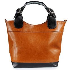Torebka skórzana camel elegancki kuferek DAN-A T195. Brązowe kuferki damskie DAN-A, ze skóry, bez dodatków. Za 399.99 zł.