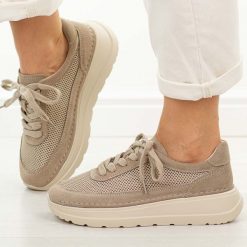 Beżowe skórzane sneakersy damskie T.Sokolski 241. Brązowe obuwie sportowe damskie Sokolski, na lato, z dresówki, bez zapięcia. Za 249.00 zł.