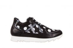 Sneakersy Bayla-131 8407 Nero, Czarny, Skóra naturalna - 36. Czarne obuwie sportowe damskie Bayla, na lato, ze skóry, bez zapięcia. W wyprzedaży za 89.10 zł.