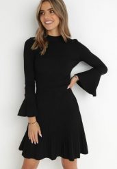 Czarna Sukienka Taliowana z Falbankami Marius. Czarne sukienki damskie Born2be, bez wzorów, z dzianiny, bez ramiączek. Za 129.99 zł.