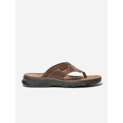 Klapki TBS Jaffare. Brązowe klapki damskie TBS, bez wzorów, bez obcasa, bez zapięcia. Za 312.00 zł.