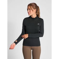 Damska bezszwowa bluza z kapturem Newline Cambrigde. Czarne bluzy damskie Newline, xs, bez wzorów, z kapturem. Za 275.50 zł.