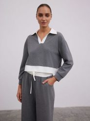 BGN Bluzka w kolorze szarym rozmiar: 34. Szare bluzki damskie BGN, bez wzorów, bez kołnierzyka, bez ramiączek. Za 86.99 zł.