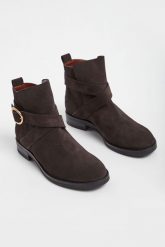 Botki zamszowe SEE BY CHLOÉ. Botki damskie See By Chloé, z zamszu, bez obcasa, bez zapięcia. W wyprzedaży za 1,234.17 zł.