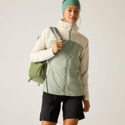 Damska wodoodporna kurtka softshell Dare 2B Nomadic. Brązowe kurtki damskie Dare 2b, bez wzorów, z materiału, bez kaptura. Za 199.99 zł.