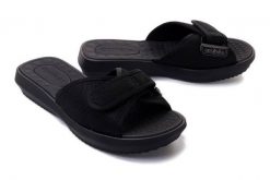 AZALEIA 18731 Lucia soft comfy TAM black AJ441, klapki damskie. Czarne klapki damskie Azaleia, bez wzorów, bez obcasa, bez zapięcia. Za 104.94 zł.