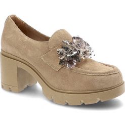 Beżowe Półbuty Lemar Eleganckie Skórzane Buty Z Ozdobami. Brązowe półbuty damskie Lemar, na wiosnę, bez wzorów, ze skóry, bez obcasa, bez zapięcia. Za 299.00 zł.