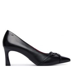 Szpilki Tamaris. Czarne szpilki damskie Tamaris, bez wzorów, bez obcasa, na szpilce, bez zapięcia. Za 404.99 zł.