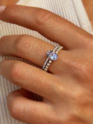 Les Petites Précieuses Pozłacany pierścionek z cyrkoniami i ametystem rozmiar: 54. Różowe pierścionki damskie Les Petites Précieuses, z ametystem, pozłacane. Za 201.95 zł.