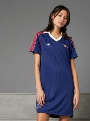 Adidas Sukienka w kolorze granatowym rozmiar: XXL. Niebieskie sukienki damskie Adidas, bez wzorów, bez ramiączek. Za 135.81 zł.