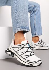 Biało-Czarne Sneakersy z Ozdobnymi Wstawkami i Ściąganą Gumką Aineri. Białe obuwie sportowe damskie Renee, z materiału, bez zapięcia. Za 89.99 zł.