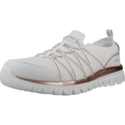 Buty SKECHERS GRACEFUL PURECRUSH Biały. Białe obuwie trekkingowe damskie Skechers, z syntetyku, bez zapięcia. Za 260.99 zł.