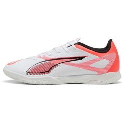 Buty piłkarskie Puma Ultra 5 Play IT. Białe obuwie trekkingowe damskie Puma, z gumy, bez zapięcia. Za 238.00 zł.