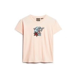 Obcisła koszulka z haftem w stylu tatuażu dla kobiet Superdry. Czerwone koszulki sportowe damskie Superdry, bez wzorów, bez ramiączek. Za 122.50 zł.