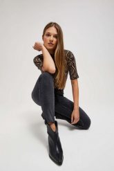Jeansy skinny z postrzępionymi nogawkami grafitowe. Szare jeansy damskie MOODO, bez wzorów, z bawełny. W wyprzedaży za 74.99 zł.