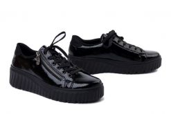 RIEKER N2501-00 black, półbuty damskie. Czarne półbuty damskie Rieker, bez wzorów, bez obcasa, na koturnie, bez zapięcia. Za 389.90 zł.