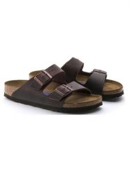 Birkenstock Klapki "Arizona" w kolorze brązowym rozmiar: 39. Brązowe klapki damskie Birkenstock, bez wzorów, z otwartym noskiem, bez obcasa, bez zapięcia. Za 478.62 zł.