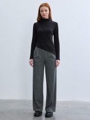 BGN Spodnie w kolorze biało-czarnym rozmiar: 38. Białe spodnie materiałowe damskie BGN, bez wzorów, z materiału. Za 131.12 zł.