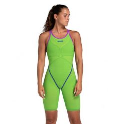 Strój startowy pływacki damski Arena POWERSKIN PRIMO OB. Zielone kombinezony damskie Arena, bez wzorów, z tkaniny, sportowe, bez kołnierzyka, bez ramiączek. Za 2,349.99 zł.