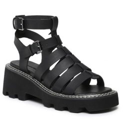 Sandały Jenny Fairy. Czarne sandały damskie Jenny Fairy, bez wzorów, bez obcasa, na koturnie, bez zapięcia. Za 119.99 zł.
