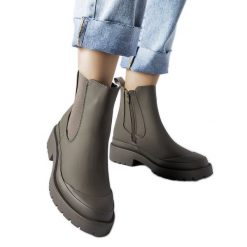 Zielone botki damskie Detis. Zielone botki damskie na zimę, ze skóry ekologicznej, eleganckie, bez obcasa, na obcasie, bez zapięcia. Za 93.56 zł.