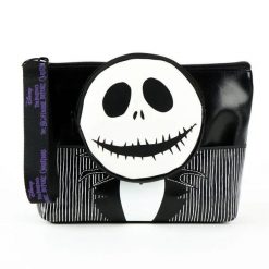 Podróżna torba toaletowa Cerda Disney Nightmare Before Christmas. Czarne torby podróżne CERDA, z aplikacjami, z materiału. Za 166.50 zł.