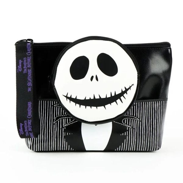 Podróżna torba toaletowa Cerda Disney Nightmare Before Christmas. Czarne torby podróżne CERDA, z aplikacjami, z materiału. Za 163.50 zł.