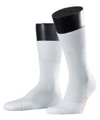 Skarpety sportowe Falke. Białe skarpetki damskie Falke, bez wzorów. Za 257.99 zł.